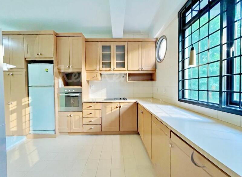 MARINE PARADE - KATONG DUPLEX HOME, Marine Terrace MRT, Parkway parade, East coast, 3 Bedrooms, 2,000 sqft, Apartment For Rent, by Ken Phoon, 24472587 - PropertyGuru.com.sg