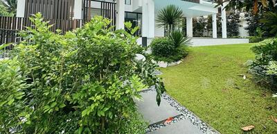 For Sale - Freehold & Luxury Bungalow, lift/swimming pool/basement, beautiful architectural design& landscaping