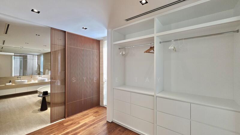 Sentosa Cove Fully Renovated Waterfront Villa | Designer Fittings, Infinity Pool, Bright Detached House For Sale at S$ 16,800,000 | PropertyGuru Singapore