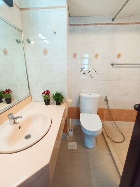 Hume Park I, 1 Hume Avenue, Room Rental, 180 sqft, Condominium For Rent, by Victoria Ling, 24476329 - PropertyGuru.com.sg