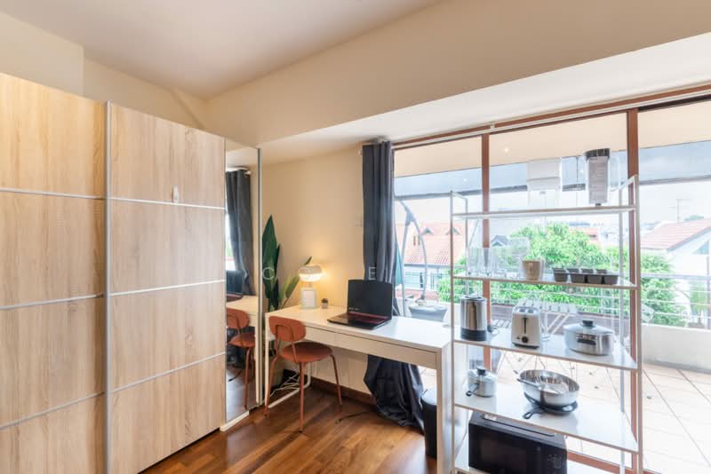 8 Dafne Street - Master Room, Dafne Street, 1 Bedroom, 161 sqft, Terraced House For Rent, by Cove, 24478435 - Blue room - master - PropertyGuru.com.sg