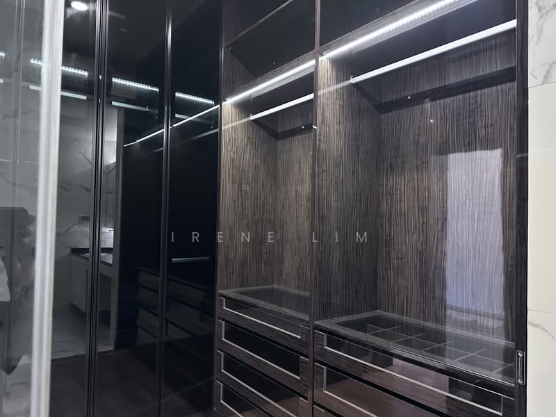 The Equatorial, 151 Stevens Road, 4 Bedrooms, 1,722 sqft, Condominium For Rent, by Irene Lim, 24480716 - Walk-in wardrobe - PropertyGuru.com.sg