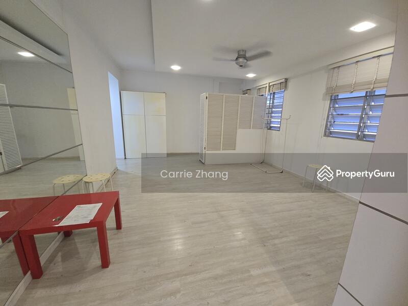 For Rent - 102 Henderson Crescent
