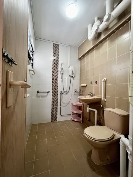 250 Tampines Street 21, 250 Tampines Street 21, Room Rental, 220 sqft, HDB Flat For Rent, by Elson Lee, 24482949 - PropertyGuru.com.sg