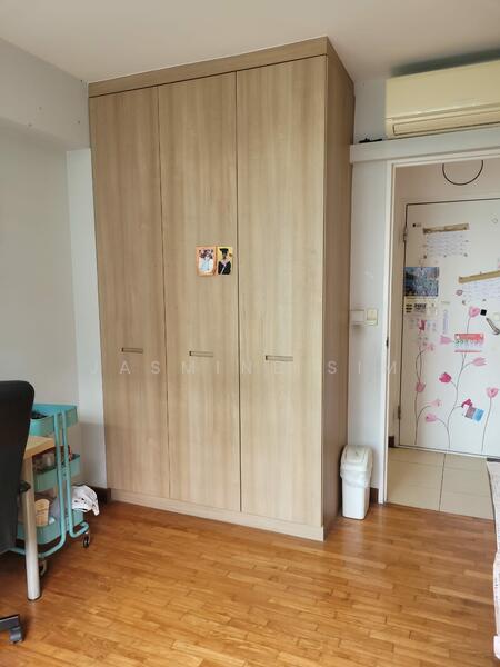 3rd bedroom (built in wardrobe) 