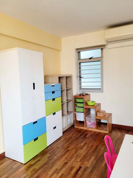 2nd bedroom