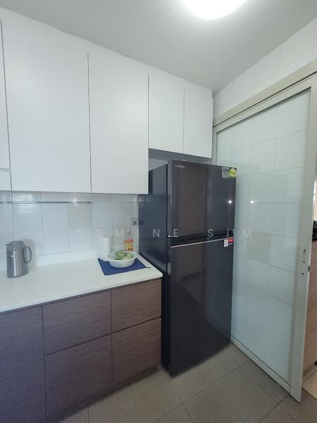 kitchen (new fridge)