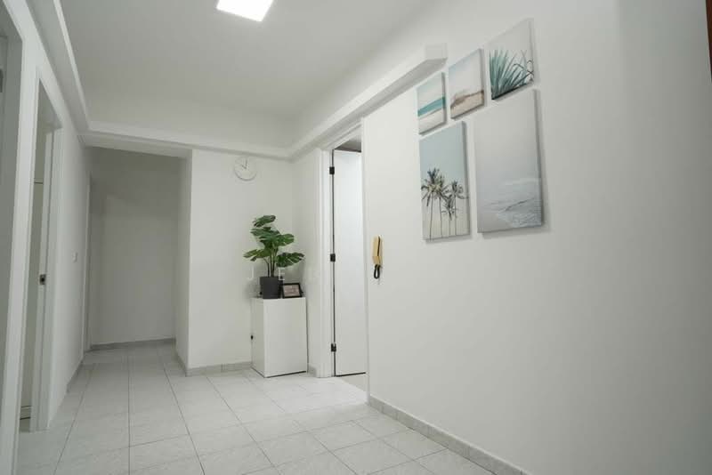 Central Green, 3 Jalan Membina, Room Rental, 100 sqft, Condominium For Rent, by Jeb Tan, 24483381 - PropertyGuru.com.sg