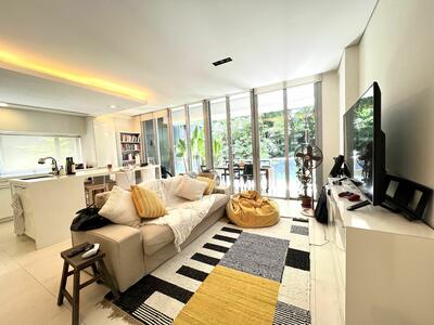 For Rent - The Luxe