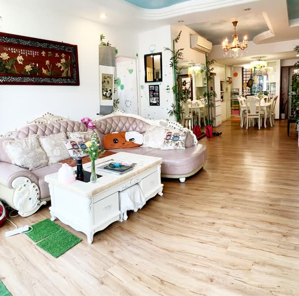 Pinevale, 2 Tampines Street 73, 3 Bedrooms, 1,292 sqft, Condominium For Sale, by Iris Ng, 24485963 - PropertyGuru.com.sg