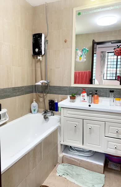 Pinevale, 2 Tampines Street 73, 3 Bedrooms, 1,292 sqft, Condominium For Sale, by Iris Ng, 24485963 - PropertyGuru.com.sg