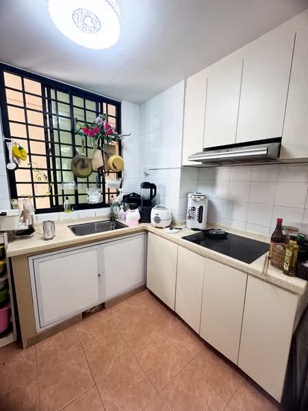Pinevale, 2 Tampines Street 73, 3 Bedrooms, 1,292 sqft, Condominium For Sale, by Iris Ng, 24485963 - PropertyGuru.com.sg