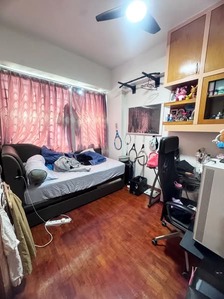 Pinevale, 2 Tampines Street 73, 3 Bedrooms, 1,292 sqft, Condominium For Sale, by Iris Ng, 24485963 - PropertyGuru.com.sg