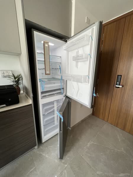 Stirling Residences Apartment For Sale at S$ 1,350,000 | PropertyGuru Singapore