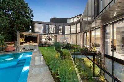 For Rent - Exclusive listing! Non- comparable modern Iconic house in Bukit Timah