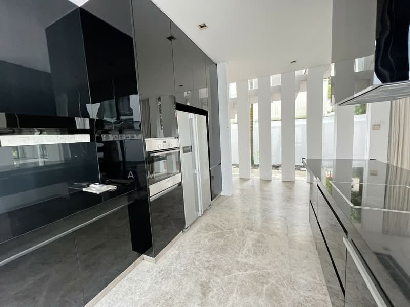 See Video in Listing! Modern Bungalow with Pte Lift and Pool Near Australian and French School, Dunsfold drive, 7 Bedrooms, 6,100 sqft, Detached House For Rent, by Amy Chew, 24489666 - PropertyGuru.com.sg