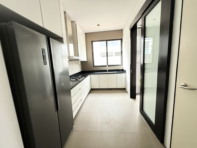 See Video in Listing! Modern Bungalow with Pte Lift and Pool Near Australian and French School, Dunsfold drive, 7 Bedrooms, 6,100 sqft, Detached House For Rent, by Amy Chew, 24489666 - PropertyGuru.com.sg