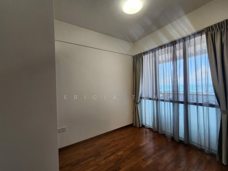 Eon Shenton, 70 Shenton Way, 2 Bedrooms, 538 sqft, Condominium For Rent, by Ericia Tan, 24490660 - Master Bedroom with full seaview - PropertyGuru.com.sg