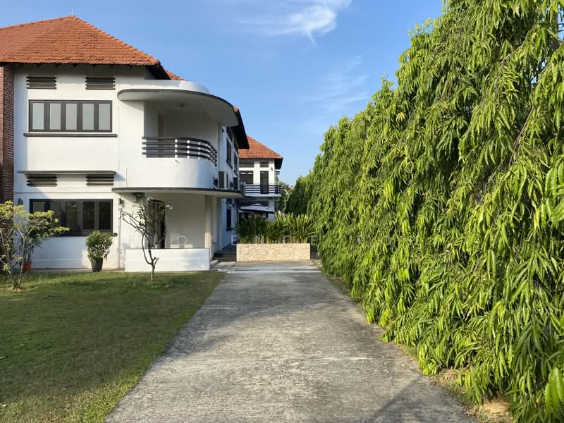 Clacton road, Clacton road, 5 Bedrooms, 4,800 sqft, Semi-Detached House For Rent, by Florence Toh, 24491012 - PropertyGuru.com.sg