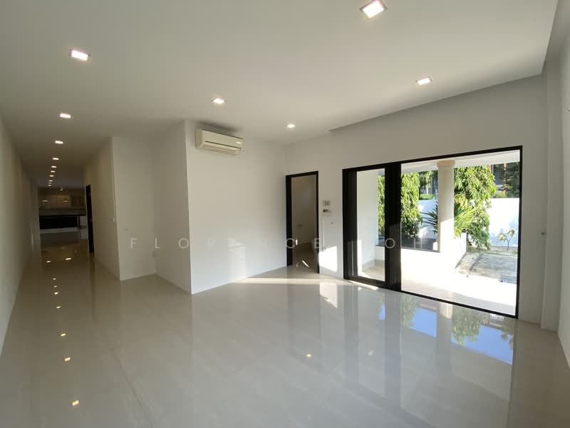 Clacton road, Clacton road, 5 Bedrooms, 4,800 sqft, Semi-Detached House For Rent, by Florence Toh, 24491012 - PropertyGuru.com.sg