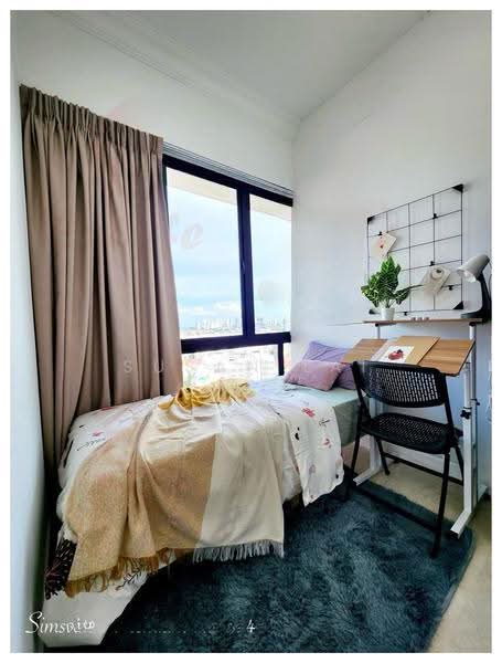 room with window $1400