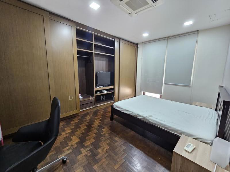 ⭐WELL RENOVATED⭐ YOU WONT BE DISSAPOINTED (9693-8899 发发久久), 159 JOO CHIAT TERRACE. 3 STOREY CORNER TERRACE, East Coast / Marine Parade, 6 Bedrooms, 4,500 sqft, Corner Terrace For Rent, by Denny Lim, 24492198 - PropertyGuru.com.sg