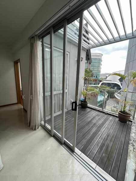 8 @ Mount Sophia, 8 Mount Sophia, 1 Bedroom, 861 sqft, Condominium For Rent, by Kerri Koh Li Ping, 24493170 - Cozy balcony facing pool - PropertyGuru.com.sg