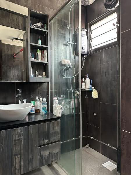 806 King George's Avenue, 806 King George's Avenue, Farrer Park / Serangoon Rd, 2 Bedrooms, 635 sqft, HDB Flat For Rent, by Kenny Yap, 24493531 - Bathroom - PropertyGuru.com.sg