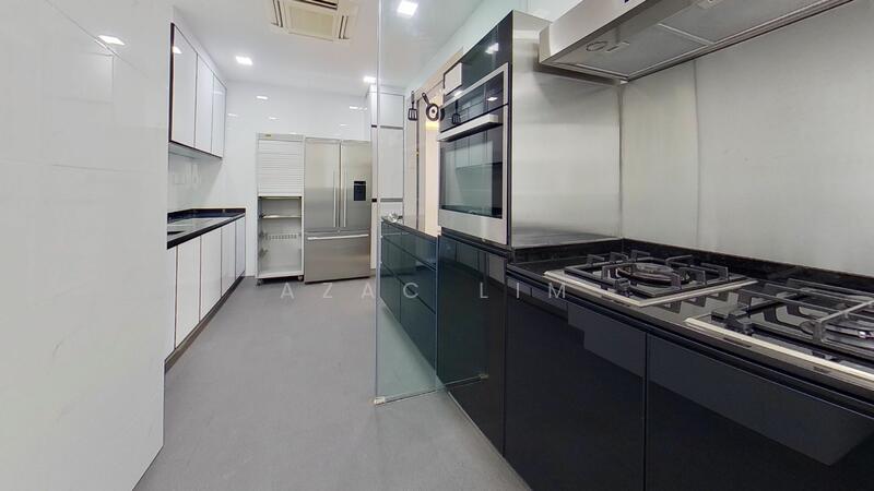 Kitchen- Ultimate gourmet haven: wet and dry kitchen with cutting-edge equipment.