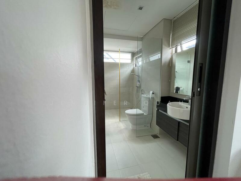 Dunsfold D13, Dunsfold Drive, 6 Bedrooms, 6,100 sqft, Bungalow House For Rent, by Jennifer Quah, 24494410 - PropertyGuru.com.sg