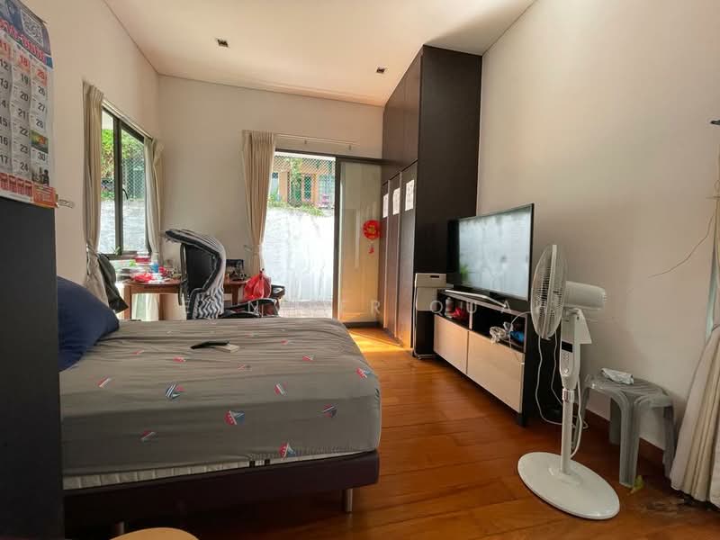 Dunsfold D13, Dunsfold Drive, 6 Bedrooms, 6,100 sqft, Bungalow House For Rent, by Jennifer Quah, 24494410 - PropertyGuru.com.sg