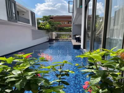 For Rent - Dunsfold D13