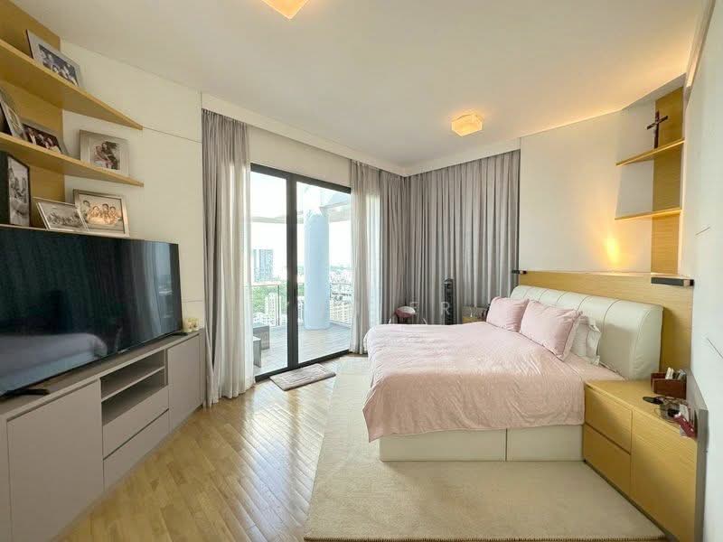 Trilight, 9 Newton Road, 4 Bedrooms, 5,802 sqft, Condominium For Sale, by Lynn Er, 24494435 - PropertyGuru.com.sg