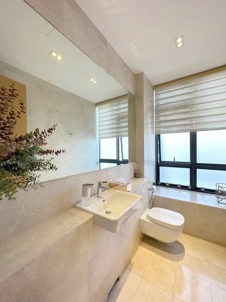 Trilight, 9 Newton Road, 4 Bedrooms, 5,802 sqft, Condominium For Sale, by Lynn Er, 24494435 - PropertyGuru.com.sg