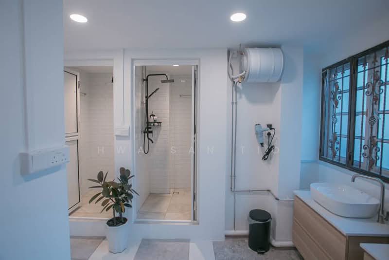 ❤️Shophouse ⭐Cheap ⭐Bright ⭐High ceiling ⭐next to uob plaza ⭐minutes to MRT @ Circular Road, circular road, 1,690 sqft, Shop / Shophouse For Rent, by Hwa San TIO, 24494780 - CommercialGuru.com.sg