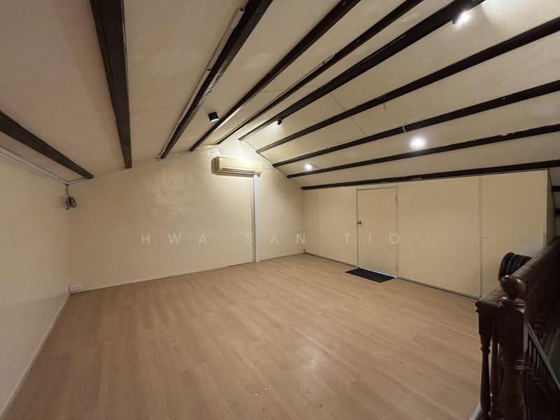 ❤️Shophouse ⭐Cheap ⭐Bright ⭐High ceiling ⭐next to uob plaza ⭐minutes to MRT @ Circular Road, circular road, Chinatown / Tanjong Pagar, 1,690 sqft, Shop / Shophouse For Rent, by Hwa San TIO, 24494780 - CommercialGuru.com.sg