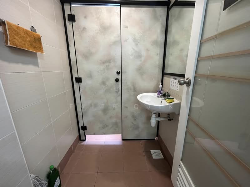 Tradehub 21, Boon Lay Way, Boon Lay / Jurong / Tuas, 230 sqft, Light Industrial (B1) For Rent, by Faith Quek, 24495242 - CommercialGuru.com.sg