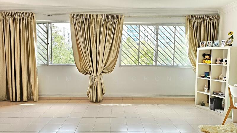 Facing Greenery. Mid to High Floor.