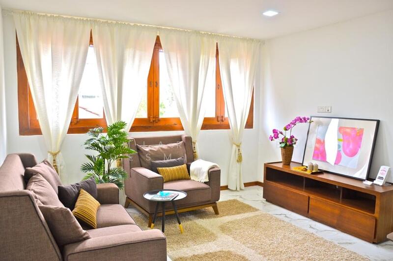 For Sale - 4 STOREY + ROOF GCB W/CONDO STATUS & FACILITIES TOTAL 24 UNITS