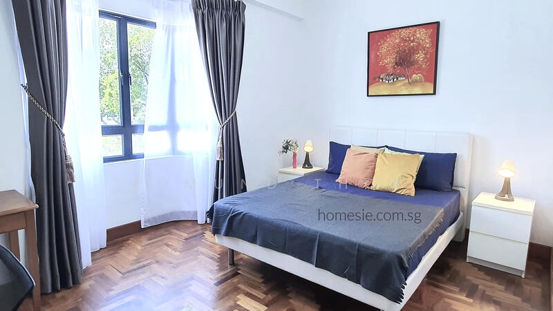 Westcove Condo, 10 West Coast Crescent, 3 Bedrooms, 1,141 sqft, Condominium For Rent, by Edmund Thor, 24501515 - Master Bedroom with Queen bed - PropertyGuru.com.sg