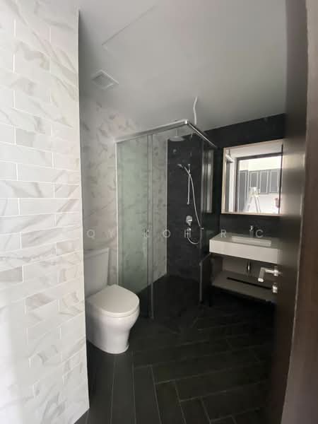 Mayfair Gardens, 8 Rifle Range Road, 2 Bedrooms, 646 sqft, Condominium For Rent, by Roqy Koh R C, 24502176 - PropertyGuru.com.sg