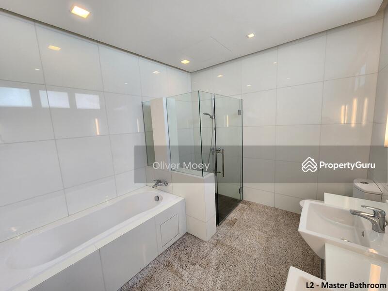 Level 2 - Master Bathroom