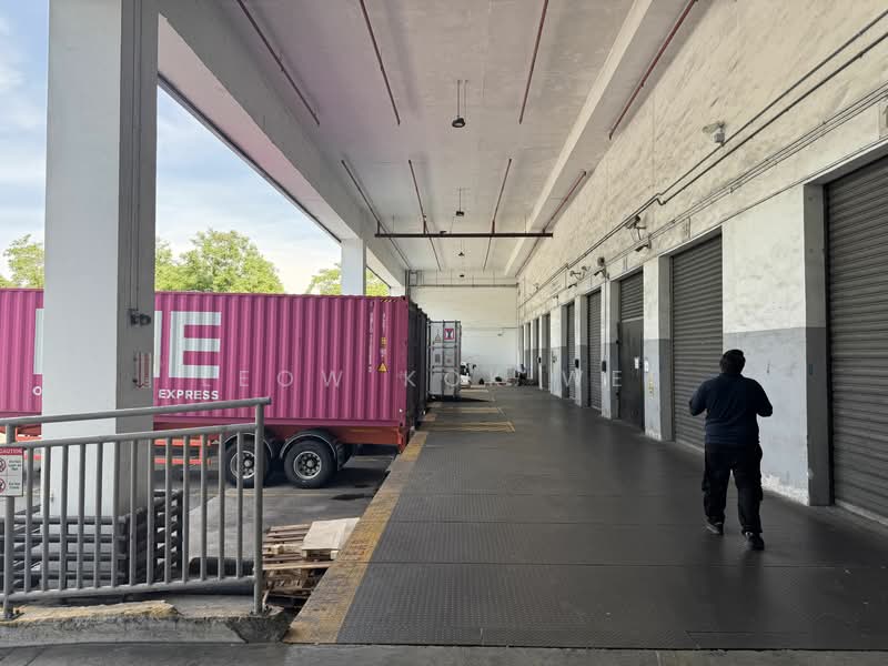 9m high warehouse 8 loading bays @ changi, , 15,500 sqft, Light Industrial (B1) For Rent, by Leow Kok Wee, 24504042 - CommercialGuru.com.sg