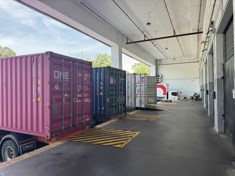 9m high warehouse 8 loading bays @ changi, , 15,500 sqft, Light Industrial (B1) For Rent, by Leow Kok Wee, 24504042 - CommercialGuru.com.sg