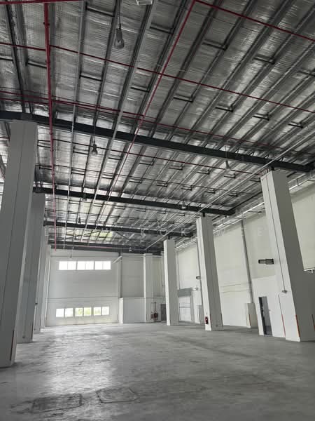 9m high warehouse 8 loading bays @ changi, , 15,500 sqft, Light Industrial (B1) For Rent, by Leow Kok Wee, 24504042 - CommercialGuru.com.sg