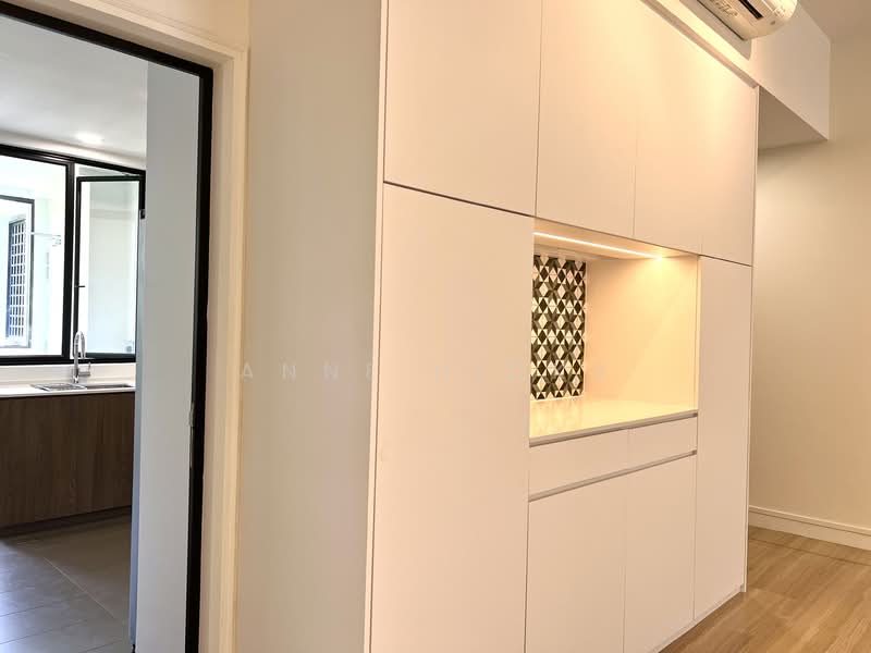 Astrid Meadows, 52 Coronation Road West, 3 Bedrooms, 1,356 sqft, Condominium For Rent, by Anne Hicks, 24504790 - Black framed glass doors to kitchen and yard.  - PropertyGuru.com.sg
