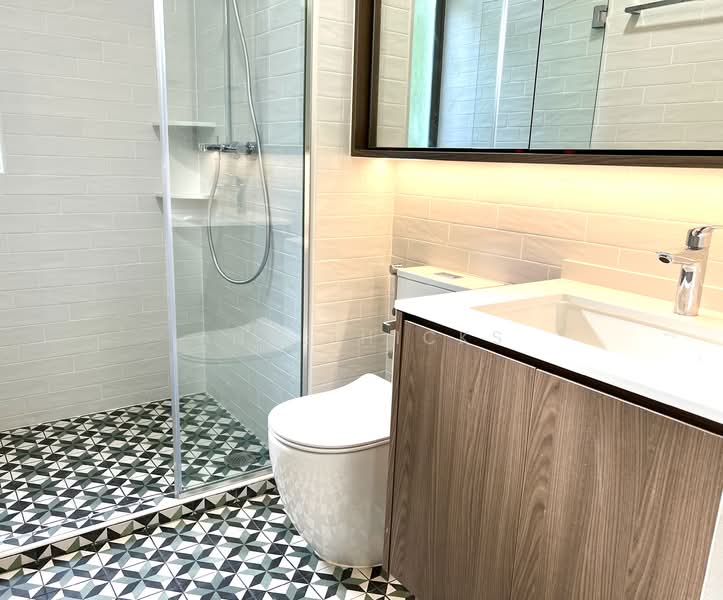 Astrid Meadows, 52 Coronation Road West, 3 Bedrooms, 1,356 sqft, Condominium For Rent, by Anne Hicks, 24504790 - Second bathroom with rain shower.  - PropertyGuru.com.sg