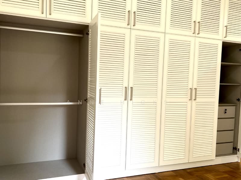 Astrid Meadows, 52 Coronation Road West, 3 Bedrooms, 1,356 sqft, Condominium For Rent, by Anne Hicks, 24504790 - Master bedroom wardrobes - PropertyGuru.com.sg