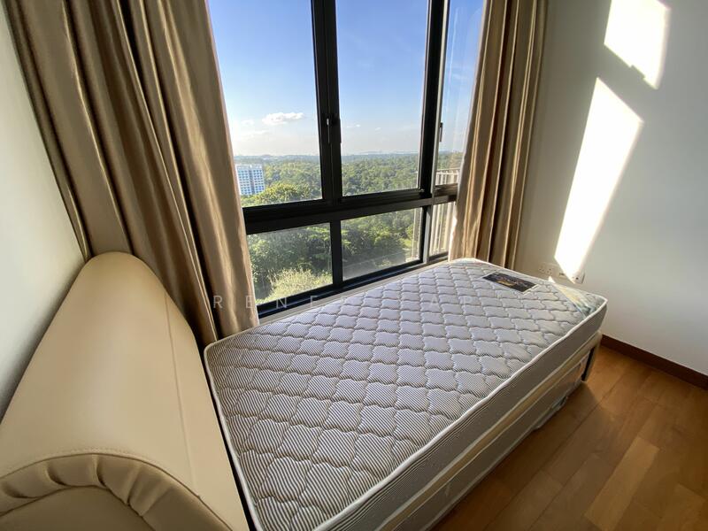 Common bedroom with wardrobe