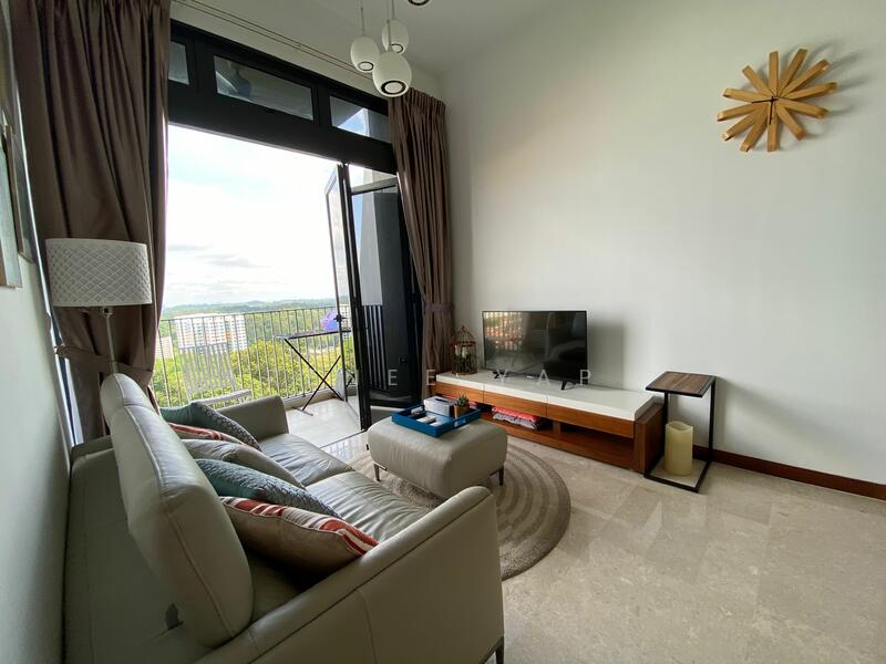 Spacious living room